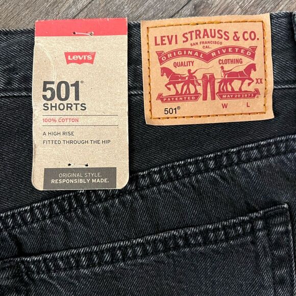 Levi's 501 Original Jean Distressed Shorts-Size 33 - Picture 4 of 8